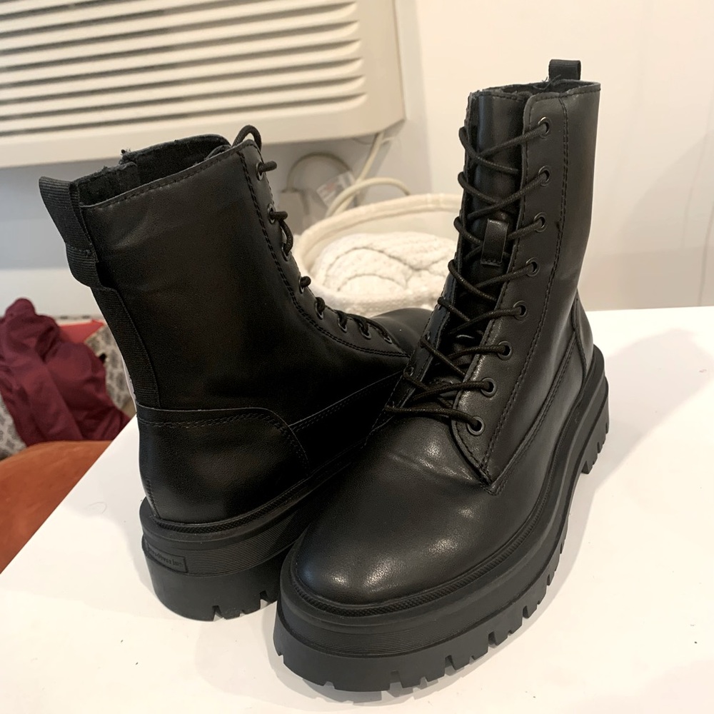 Stradivarius Lace Up Flat Ankle Boot- brand new with tags